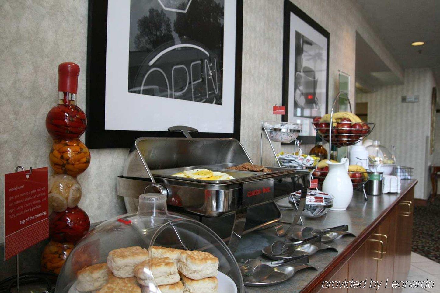 Hampton Inn&Suites Cleveland-Independence Restaurant foto